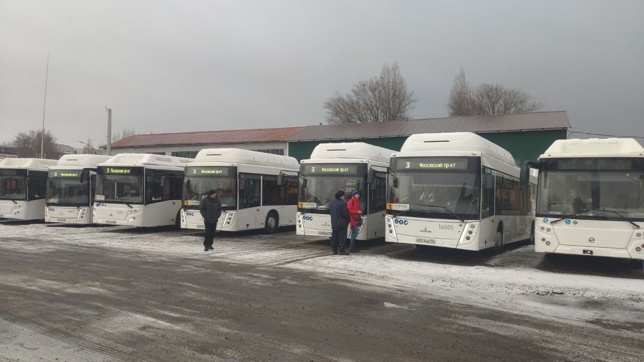 Новые автобусы большого класса вышли на маршрут N3  - «ул. Чапаева - Московский проспект». Теперь на линии будут курсировать новые автобусы. 
