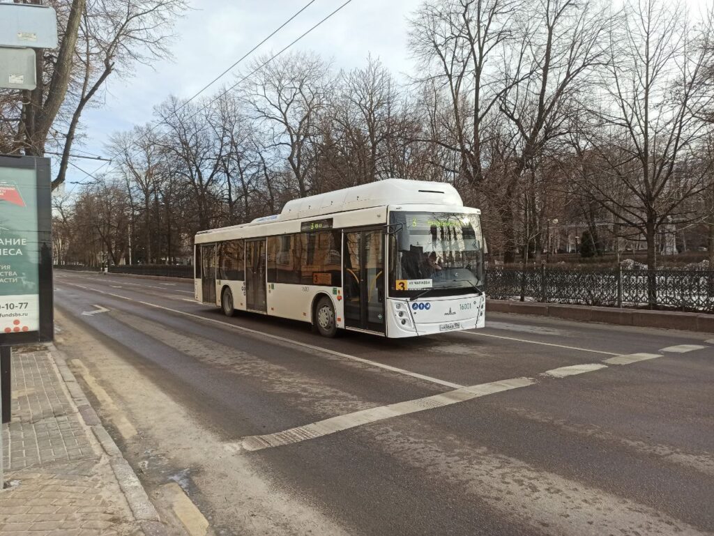 Новые автобусы большого класса вышли на маршрут N3  - «ул. Чапаева - Московский пр-кт». Теперь на линии будут курсировать новые автобусы